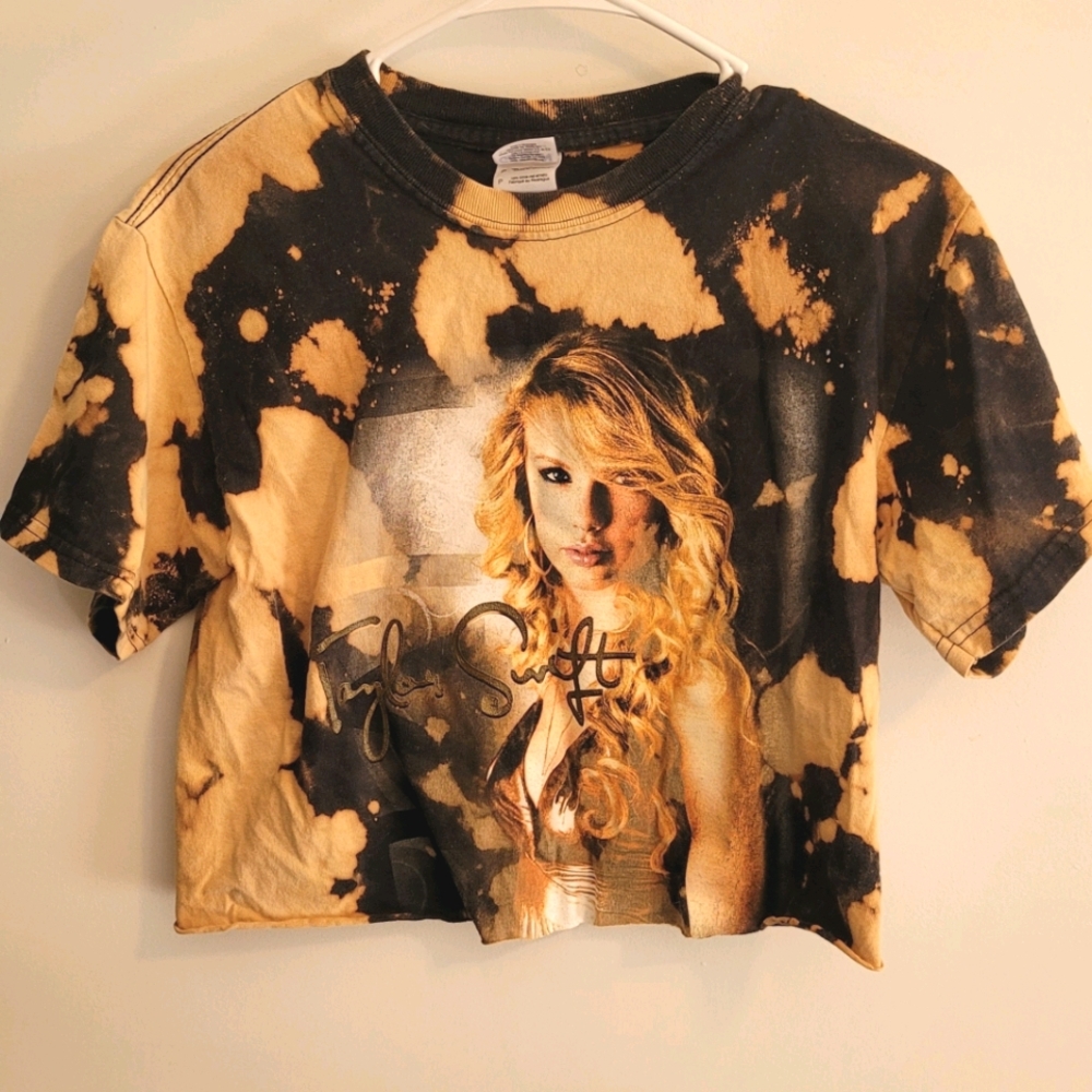Taylor Swift cropped Tee- acid wash